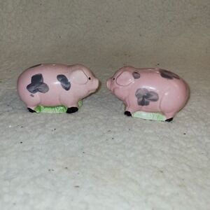 Salt & Pepper Shakers Classic Pink Farm Pigs